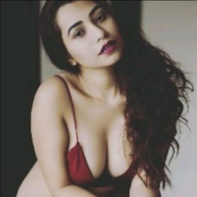 Call Girls In Paharganj 📲+91-8130373315⭐  Delhi ⭐Escort service