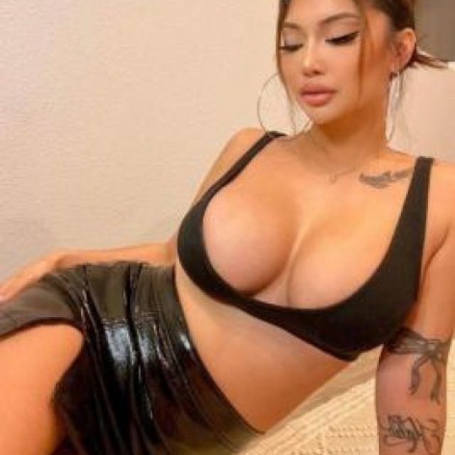 Independent Call Girls Service In Gaur City Noida {{9870412668}} No Advance Cash Payment